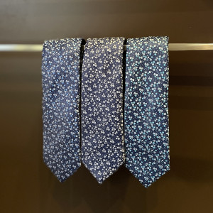 Corbata Azul Marino Flores Turquesa